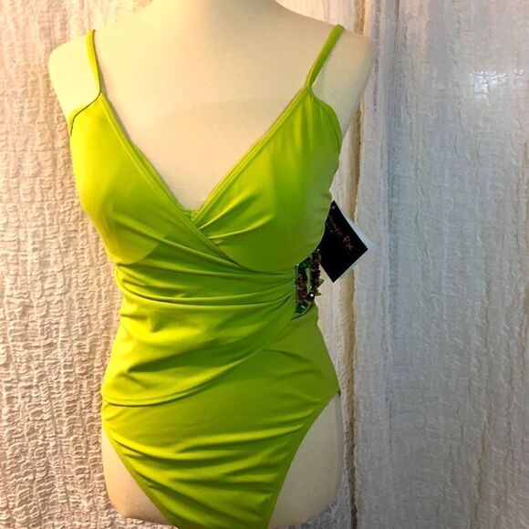 Shape FX Green One Piece Swimsuit Size 12 - Picture 1 of 6